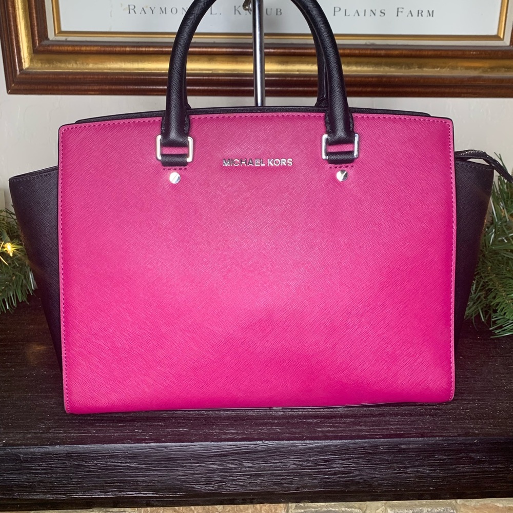 SOLD MICHAEL KORS Leather Bag